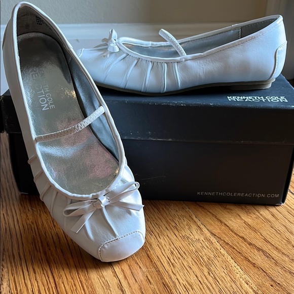 Kenneth Cole Reaction Little Girl Ballet Flats - Picture 1 of 13